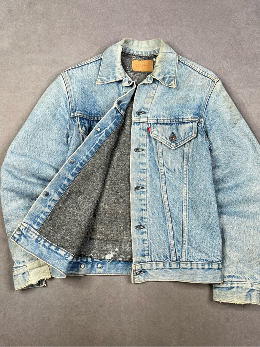 Vintage Levi's Light Blue Denim Jacket with Gray Blanket Lined Interior